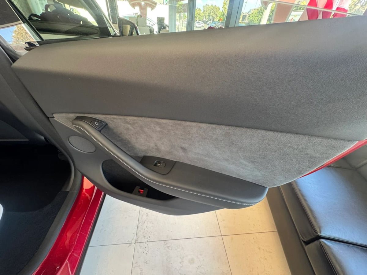 Used 2024 Tesla Model Y Long Range AWD/4WD image 20