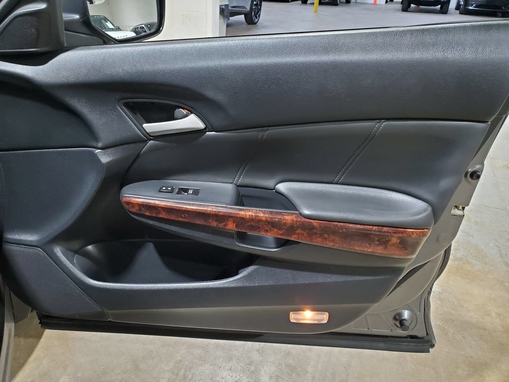 Used 2010 Honda Crosstour EX-L image 16
