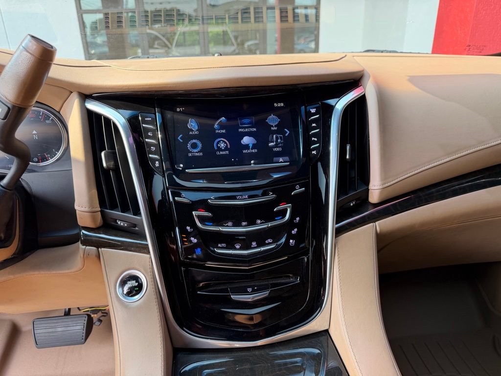 Used 2019 Cadillac Escalade ESV Platinum AWD/4WD image 21