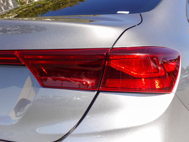 Used 2022 Kia Forte LXS FWD image 6