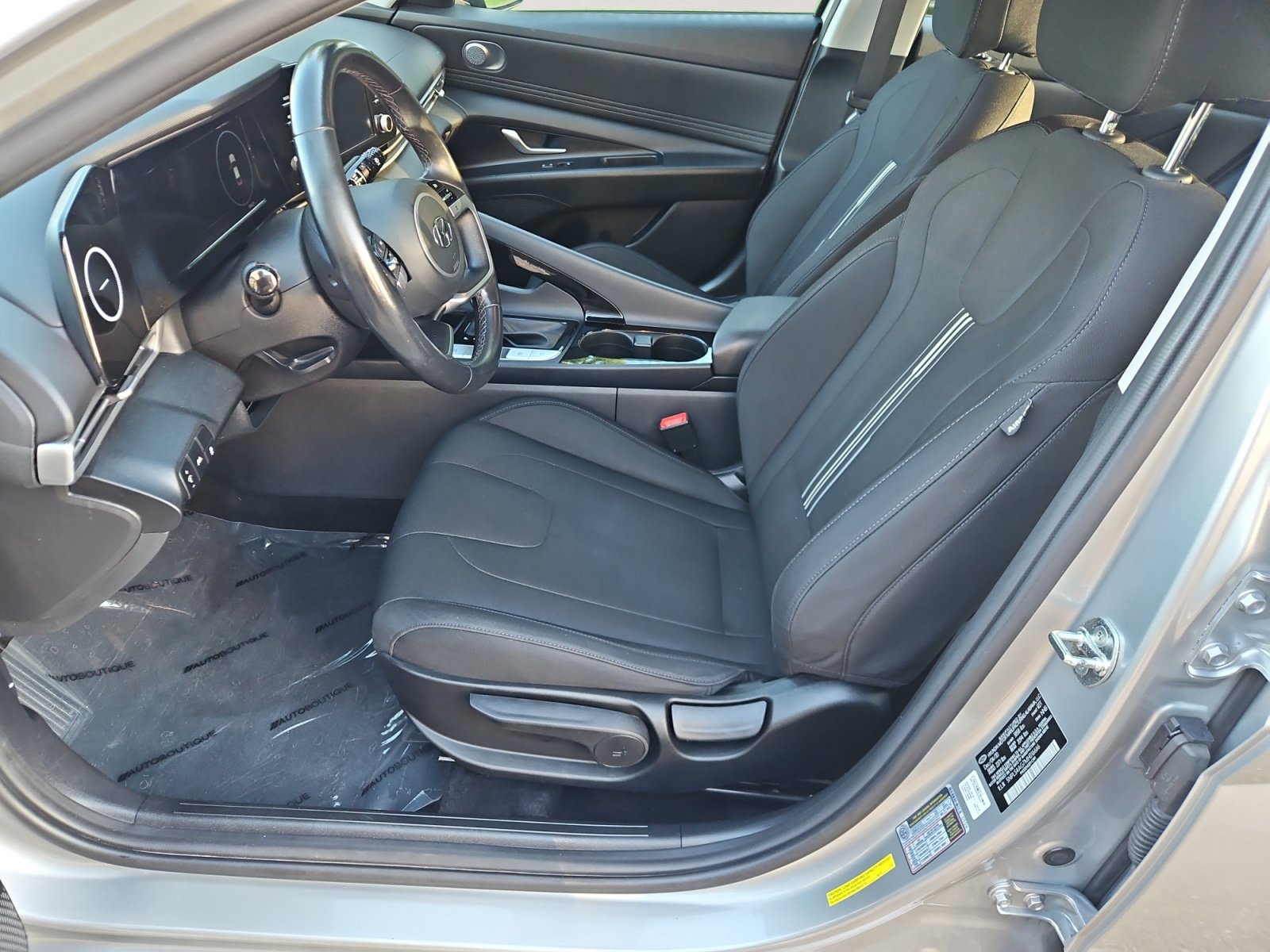 Used 2021 Hyundai Elantra SEL w/ Convenience Package FWD image 9