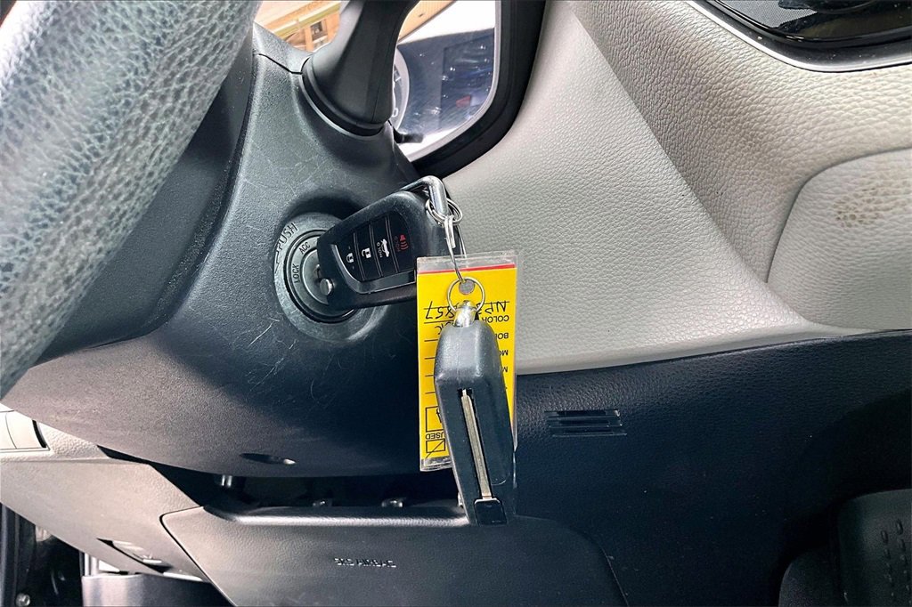 Used 2022 Toyota Corolla LE image 29