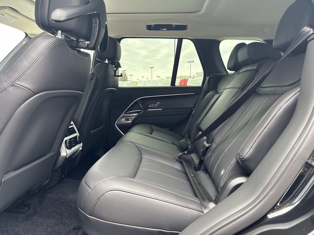 New 2026 Land Rover Range Rover SE image 11