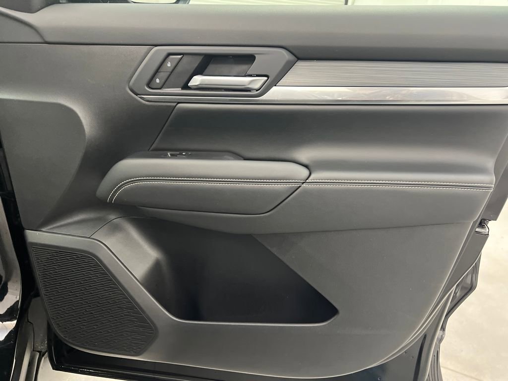 Used 2025 GMC Terrain Elevation image 24