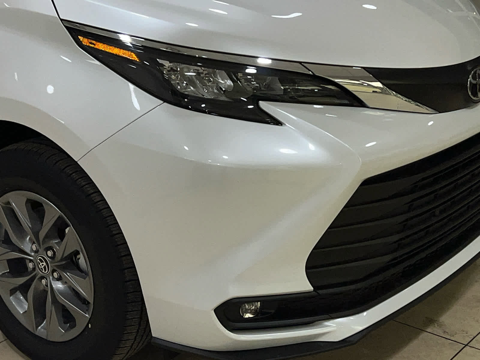 New 2026 Toyota Sienna XLE image 2