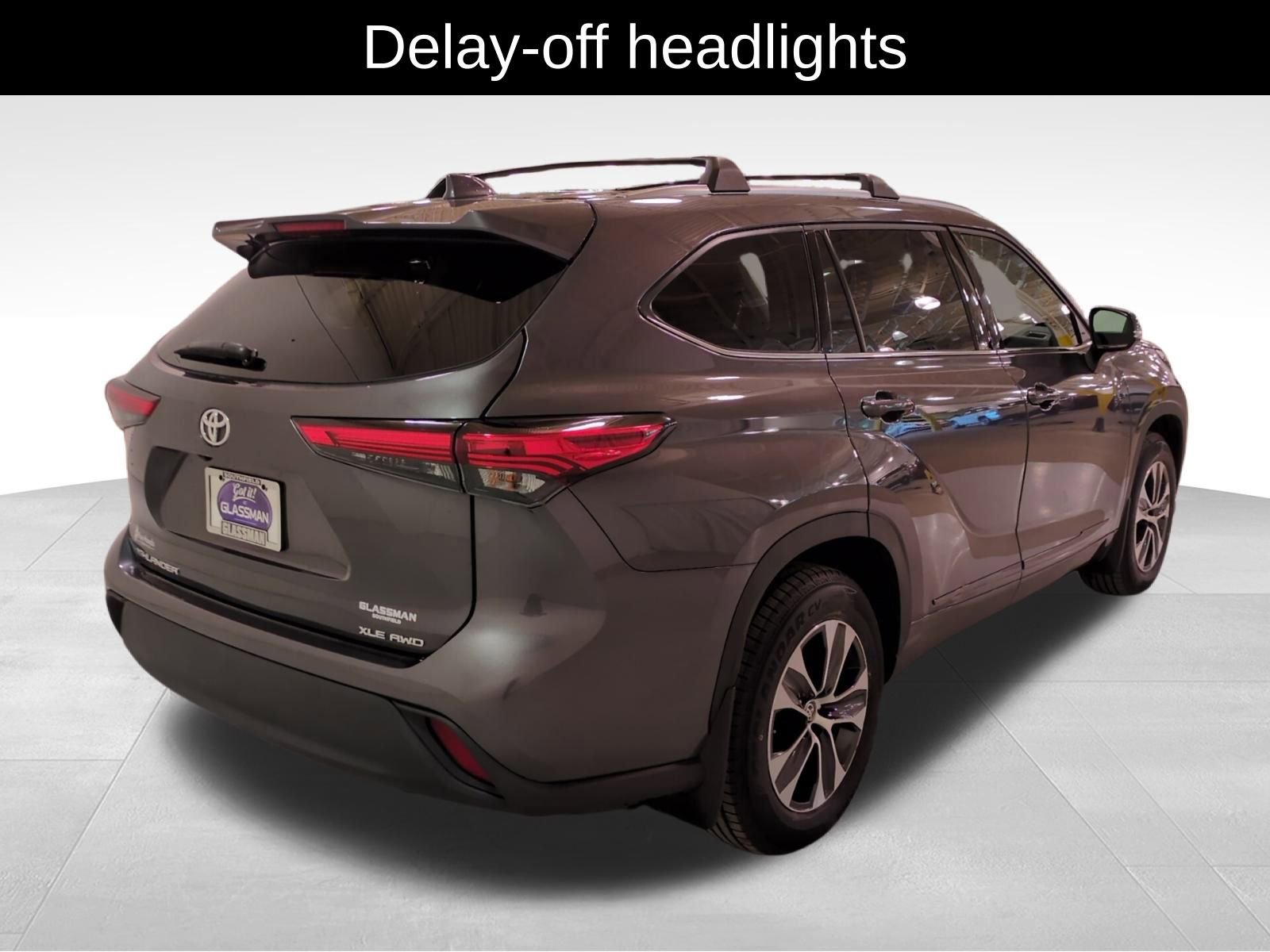 Used 2021 Toyota Highlander XLE image 3