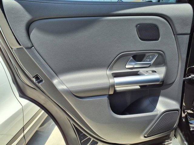 Used 2025 Mercedes-Benz GLA 250 image 16