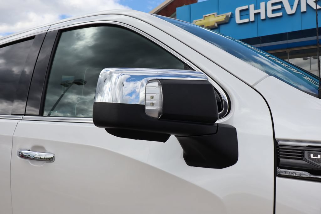 Used 2025 GMC Sierra 1500 Denali Ultimate AWD/4WD image 2
