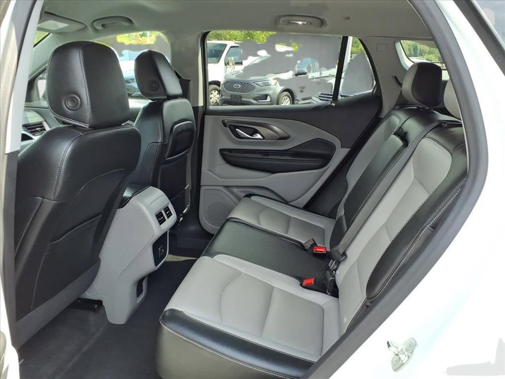 Used 2024 GMC Terrain SLT image 12