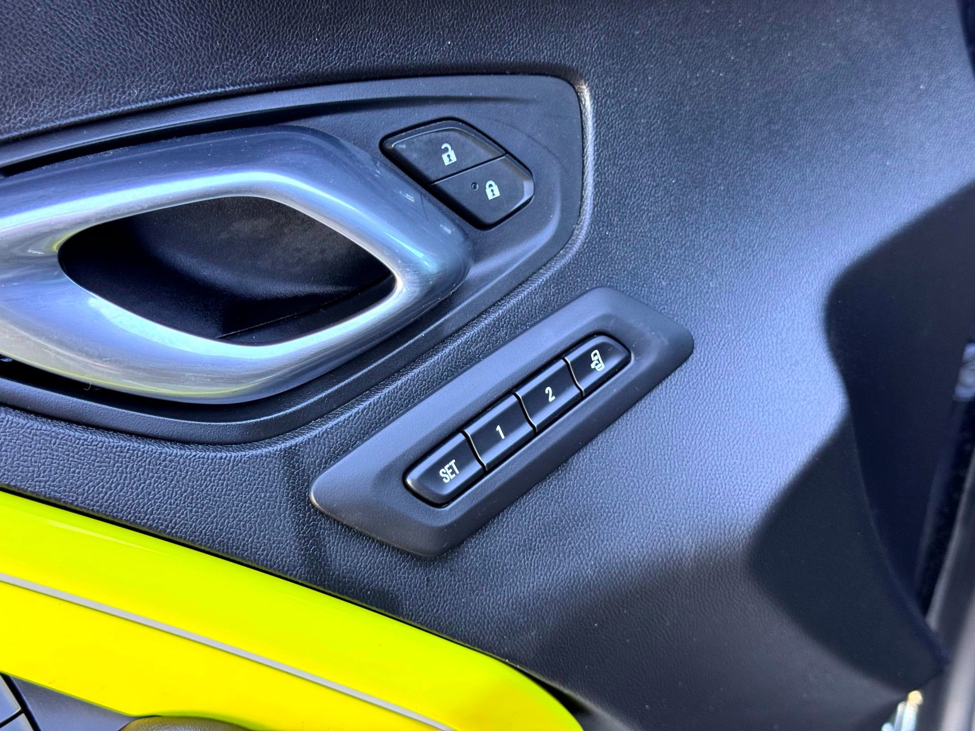 Used 2020 Chevrolet Camaro SS image 21