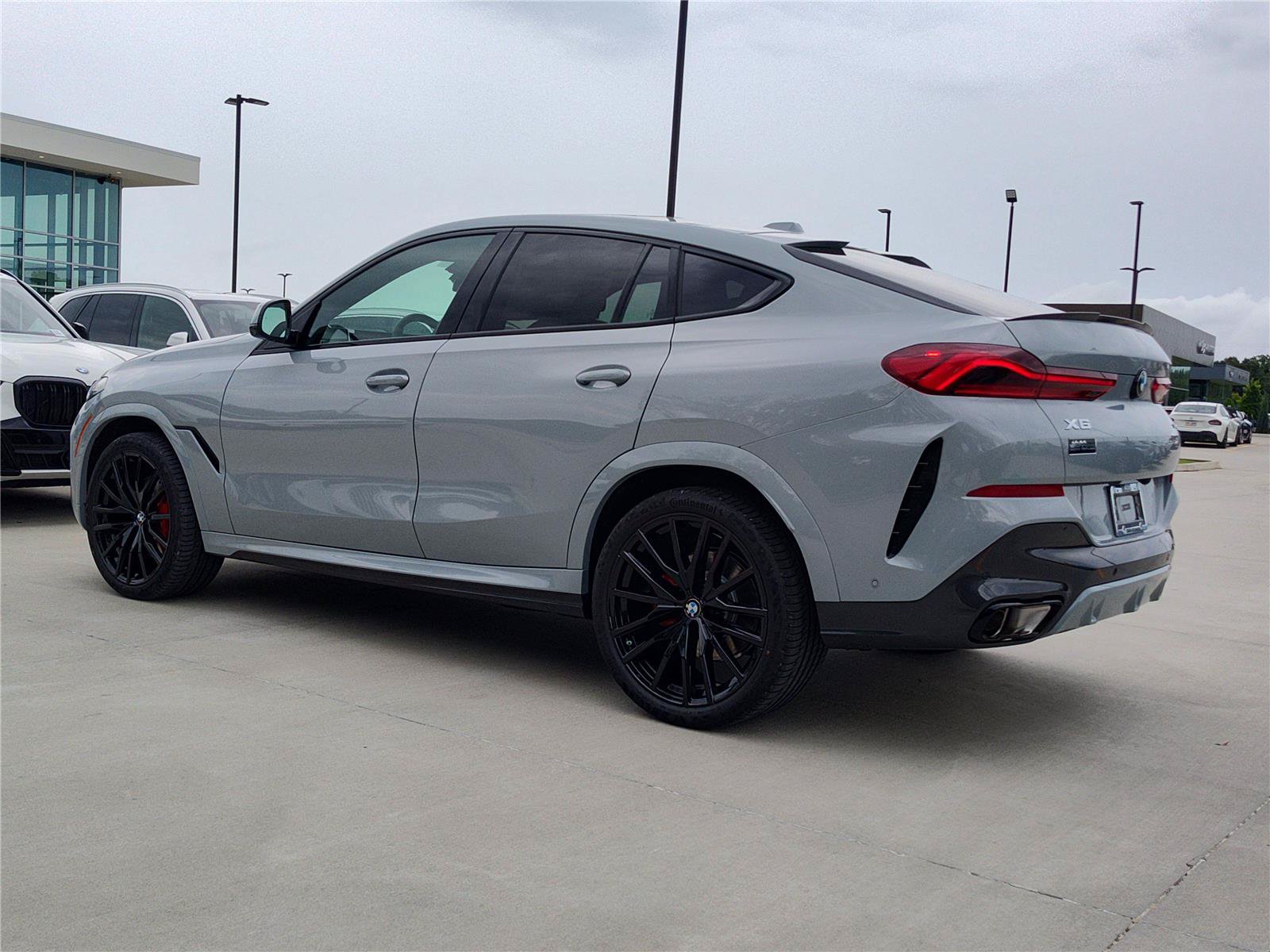 New 2027 BMW X6 xDrive40i w/ Premium Package AWD/4WD image 3