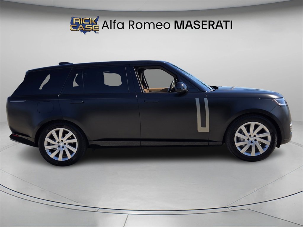 Used 2024 Land Rover Range Rover Long Wheelbase SE image 4