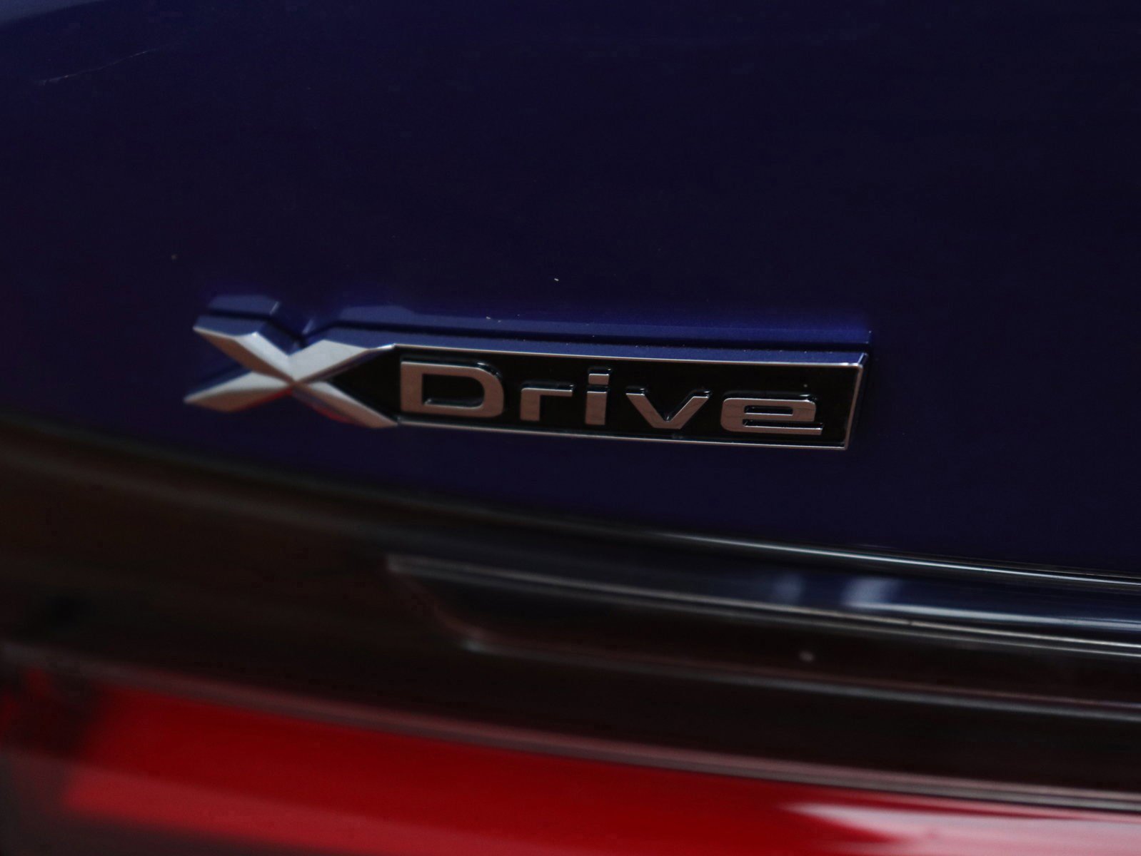 Used 2025 BMW 330i xDrive Sedan w/ M Sport Package image 12