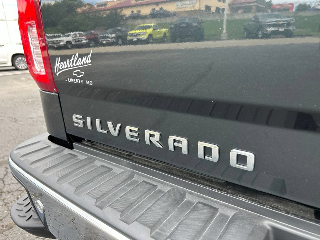 Used 2018 Chevrolet Silverado 1500 LTZ w/ Sport Package AWD/4WD image 13