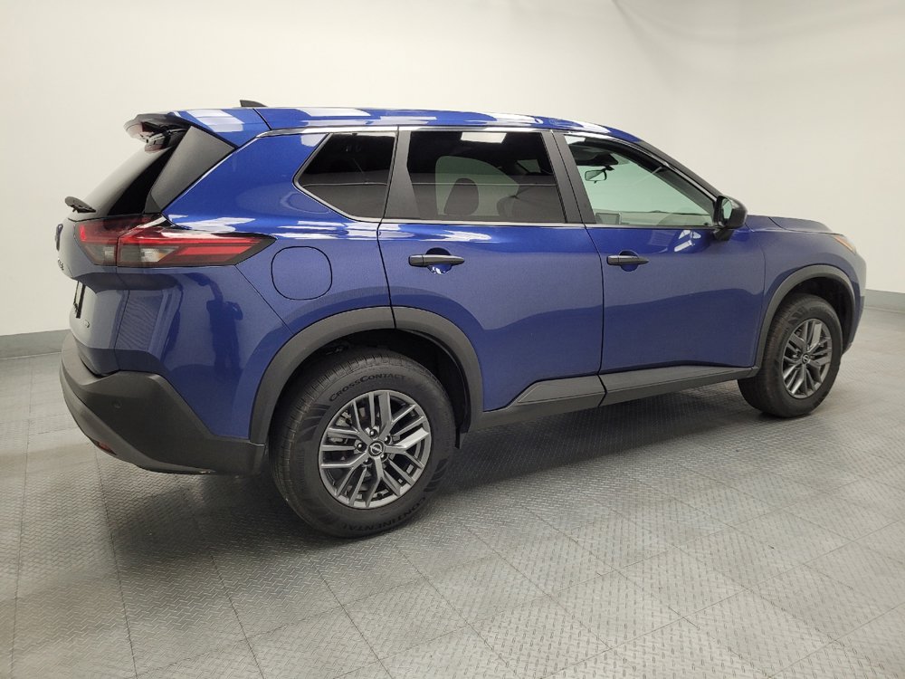 Used 2023 Nissan Rogue S AWD/4WD image 10