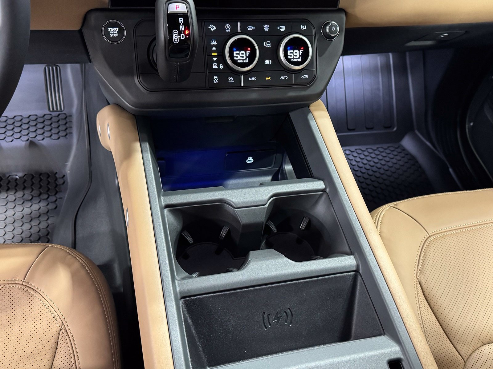 New 2026 Land Rover Defender 130 X-Dynamic SE AWD/4WD image 22