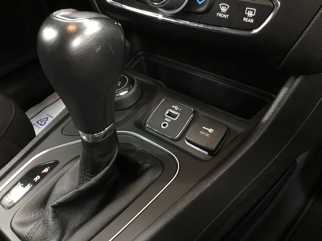 Used 2022 Jeep Cherokee Latitude w/ Comfort/Safety Group AWD/4WD image 26