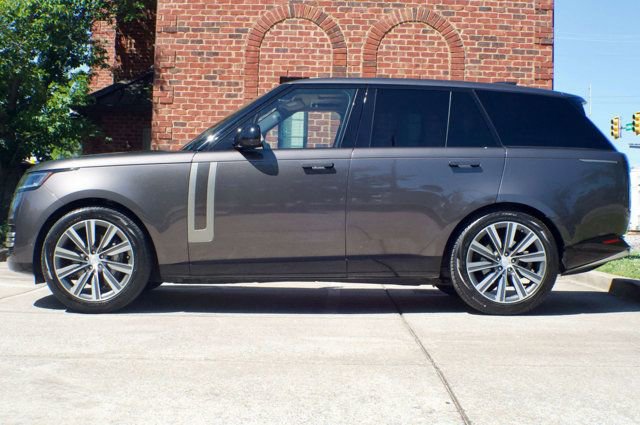 Used 2023 Land Rover Range Rover SE AWD/4WD image 8