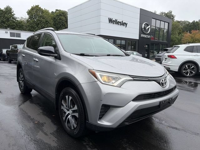 Used 2016 Toyota RAV4 LE AWD/4WD image 2