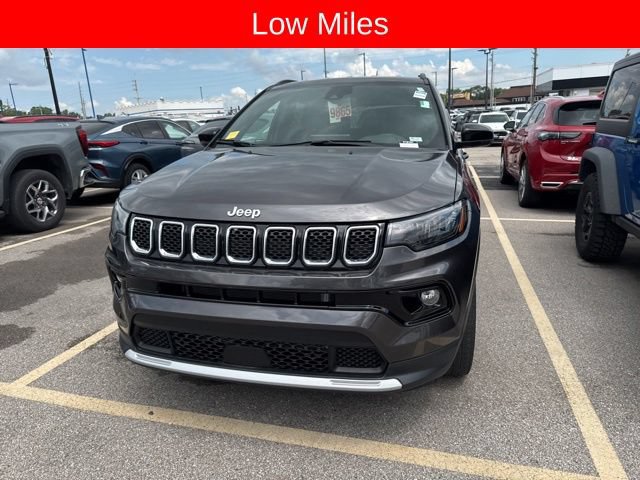 Used 2023 Jeep Compass Limited AWD/4WD image 3