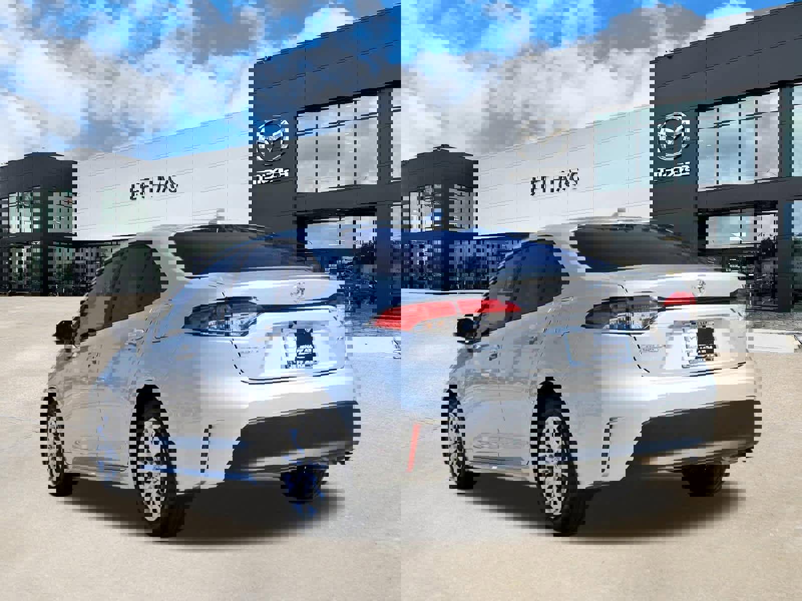 Used 2026 Toyota Corolla LE image 2