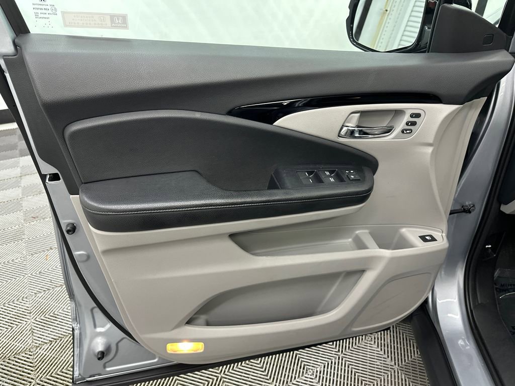 Used 2019 Honda Ridgeline RTL-E image 11