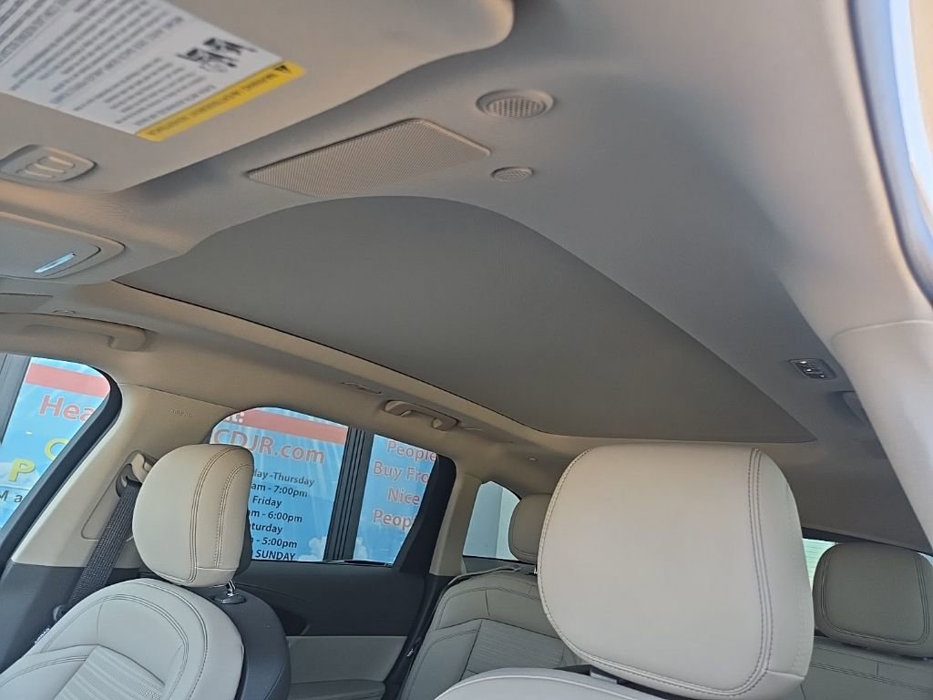 Used 2025 Lincoln Nautilus Reserve image 36