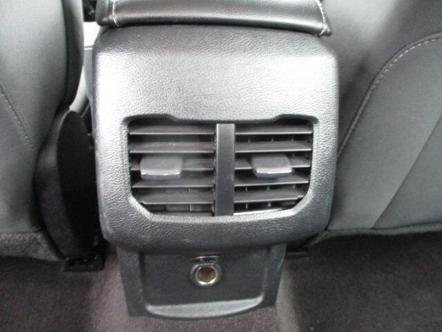 Used 2020 Ford Fusion SE image 31