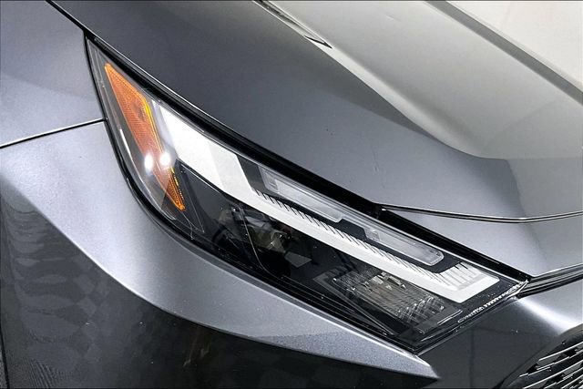 Used 2022 Toyota RAV4 XLE Premium image 30