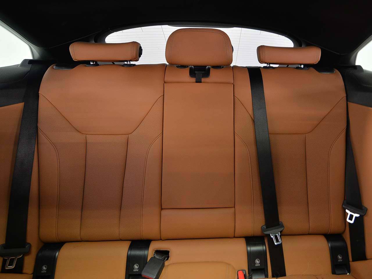 Used 2023 BMW i4 eDrive40 w/ Premium Package image 9