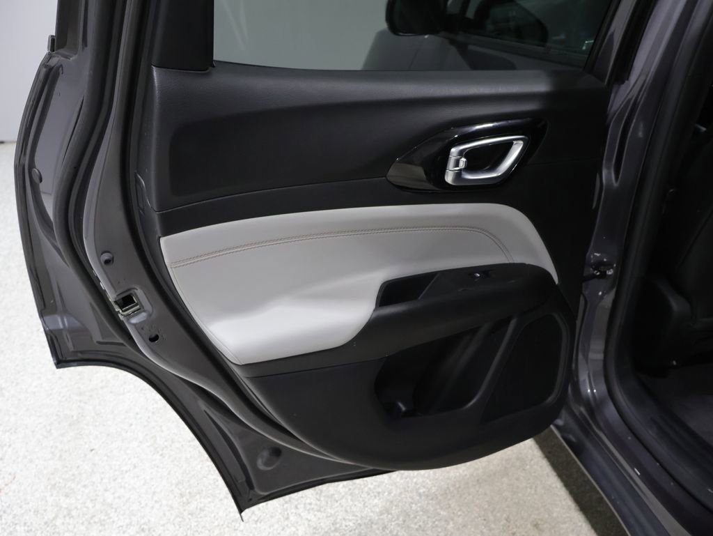 Used 2024 Jeep Compass Limited image 19