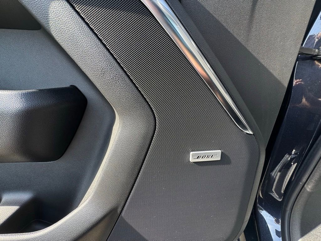 Used 2025 GMC Yukon Denali w/ Denali Reserve Package image 16