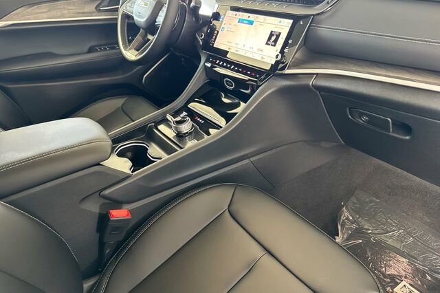New 2026 Jeep Grand Cherokee L Limited AWD/4WD image 14