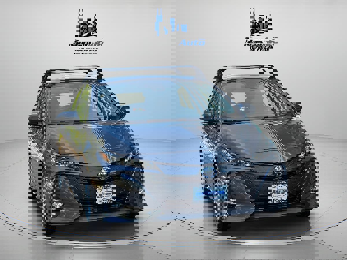 Used 2020 Toyota Prius Prime Limited image 2