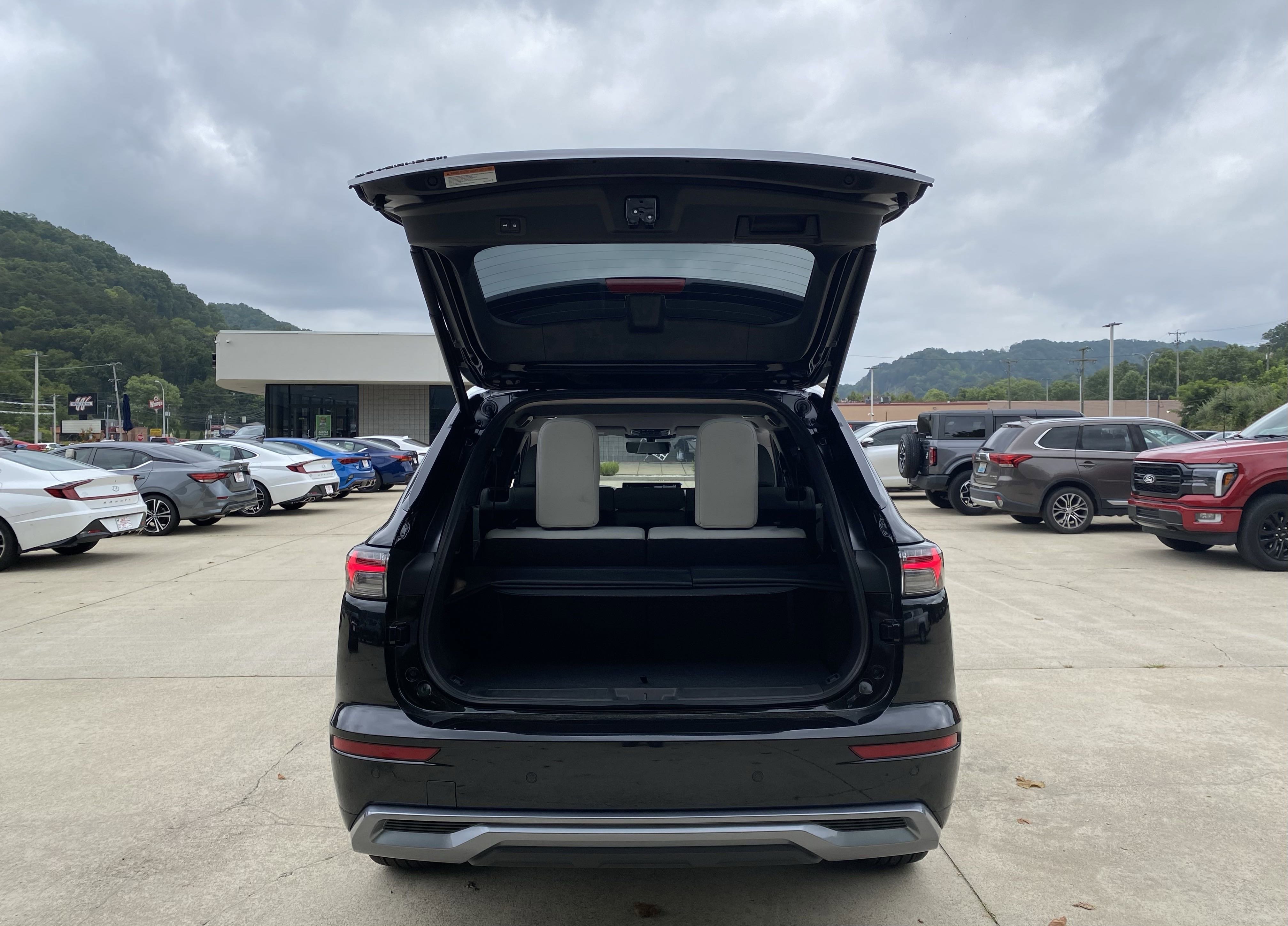 New 2025 Mitsubishi Outlander AWD image 27