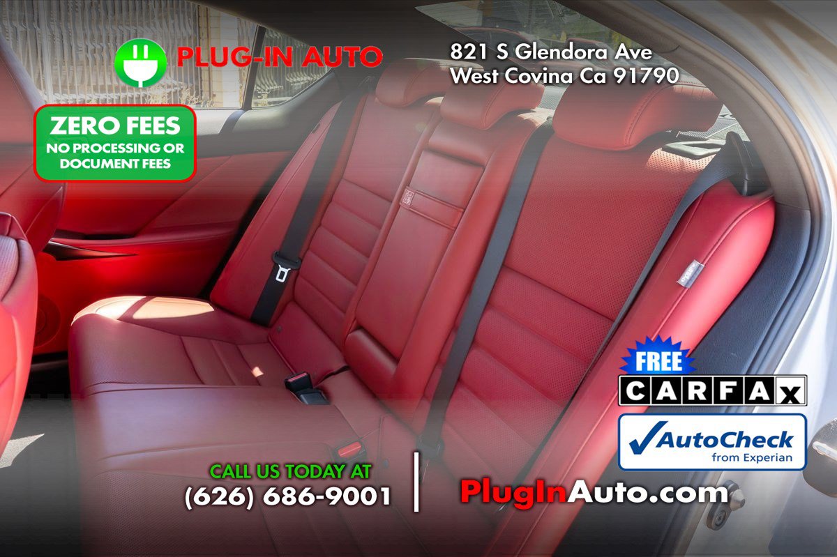 Used 2023 Lexus IS 500 w/ Accessory Package RWD image 5