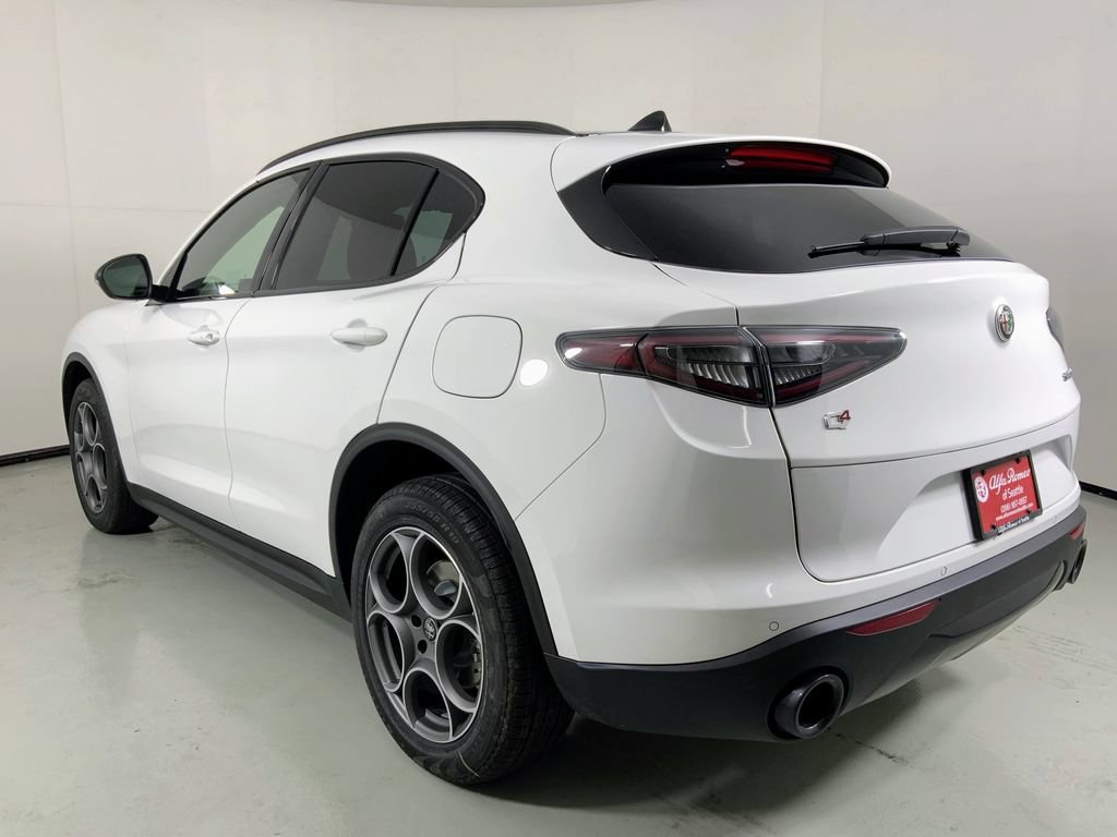 New 2025 Alfa Romeo Stelvio Sprint w/ Convenience Package AWD/4WD image 10