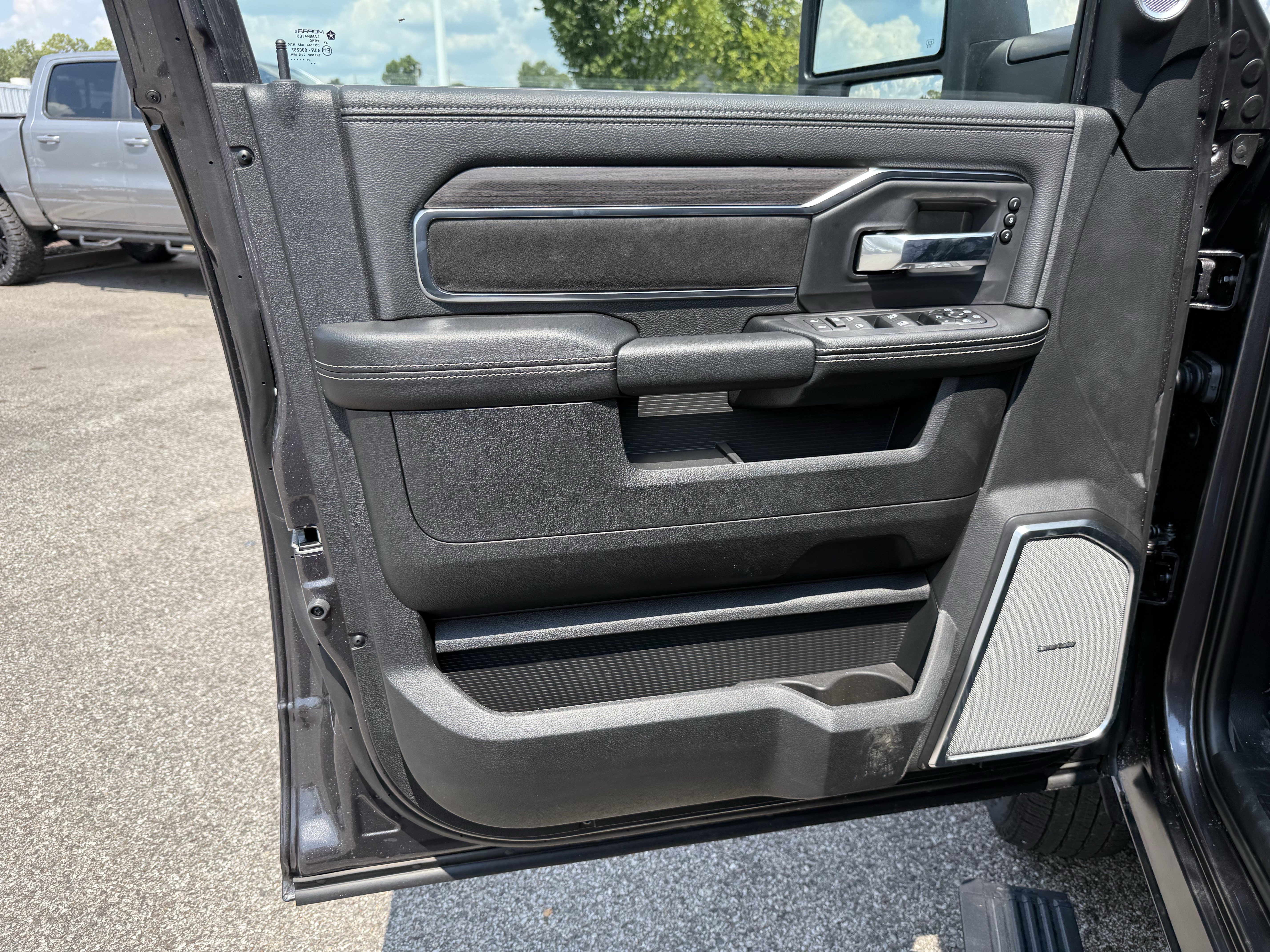 New 2027 RAM 3500 Laramie AWD/4WD image 14