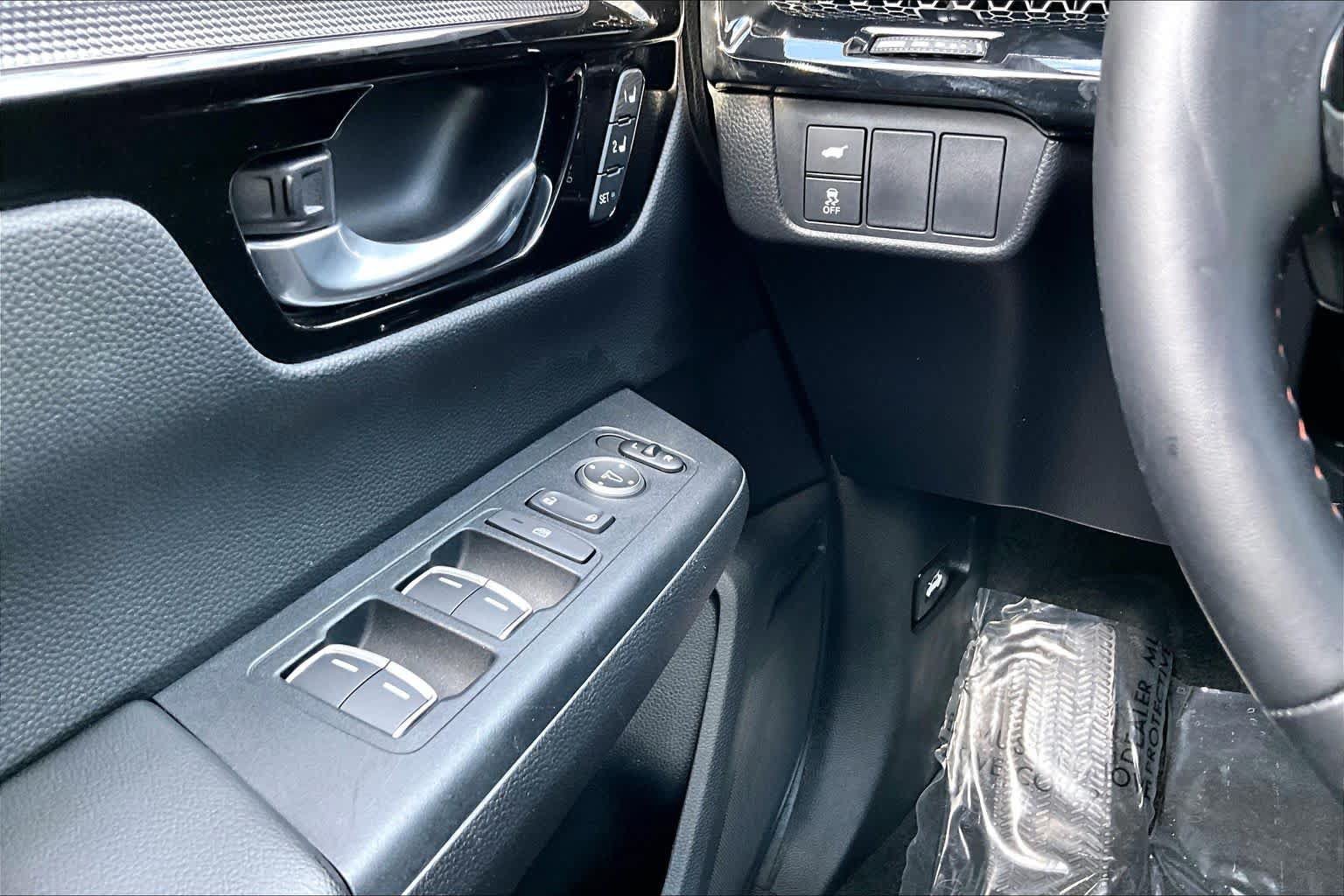 Used 2025 Honda CR-V Sport Touring image 33