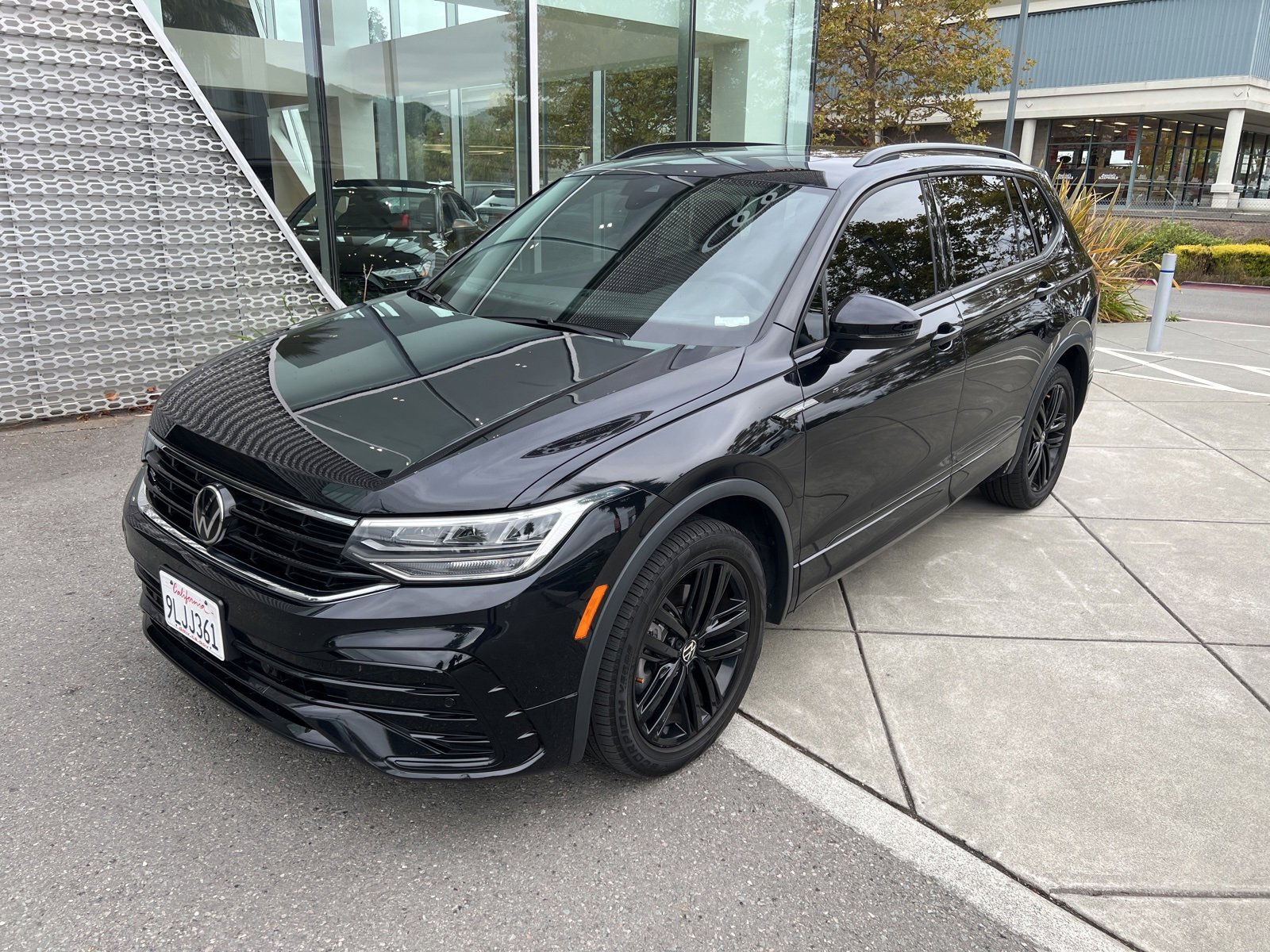 Used 2022 Volkswagen Tiguan SE R-Line