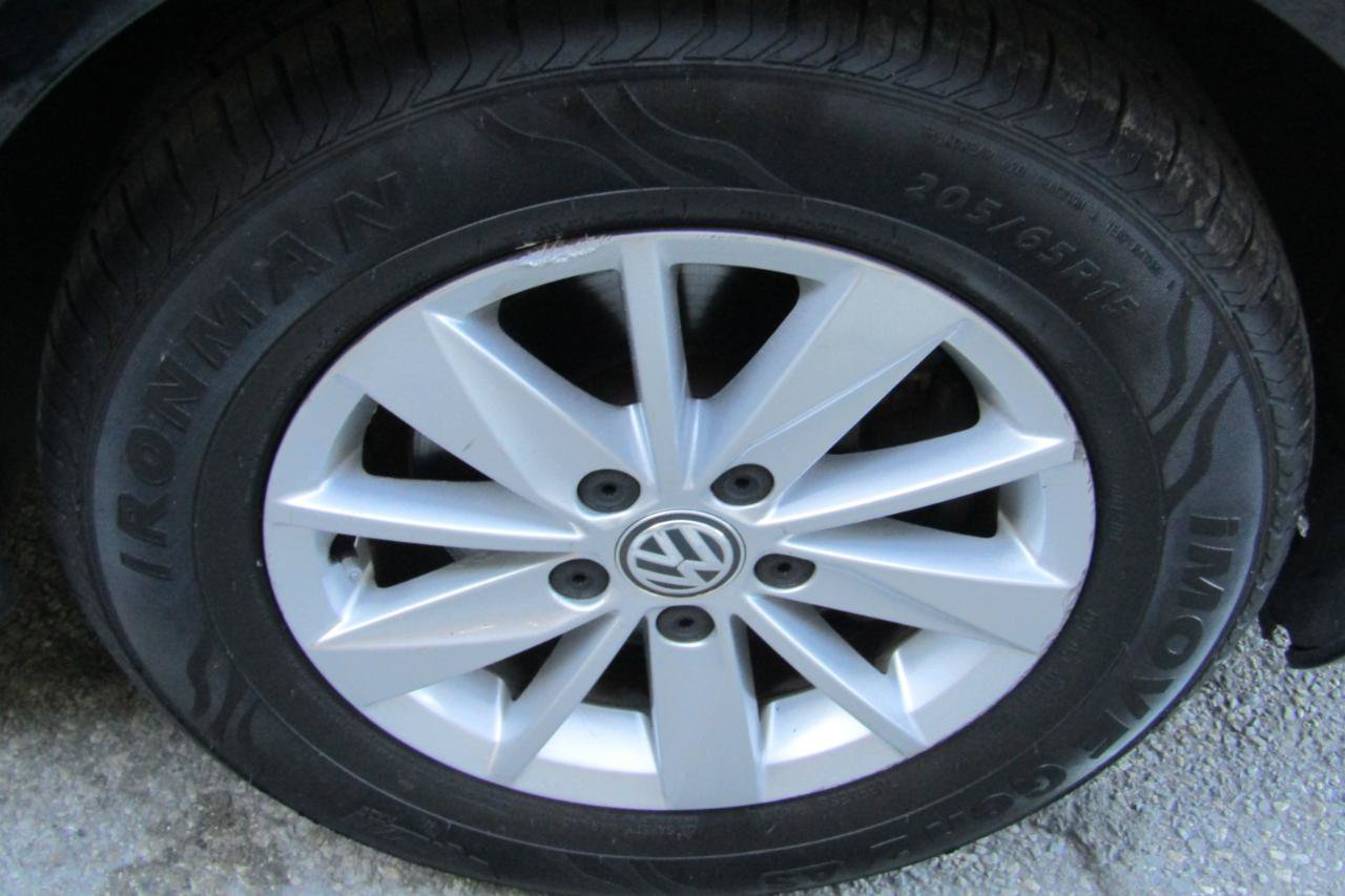 Used 2017 Volkswagen Golf S FWD image 34