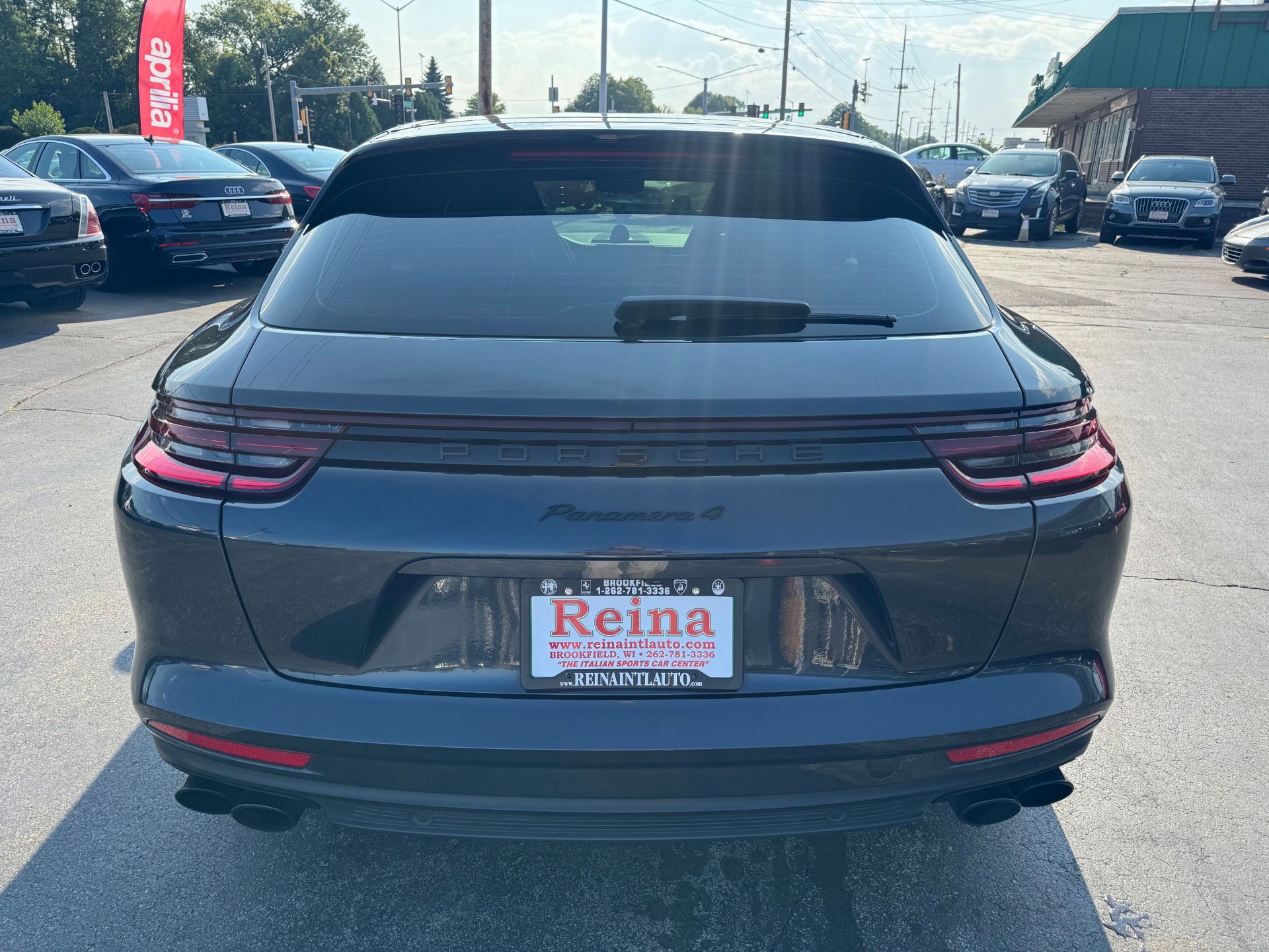 Used 2018 Porsche Panamera 4 image 9