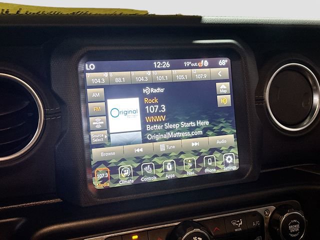 Used 2020 Jeep Gladiator Overland image 16