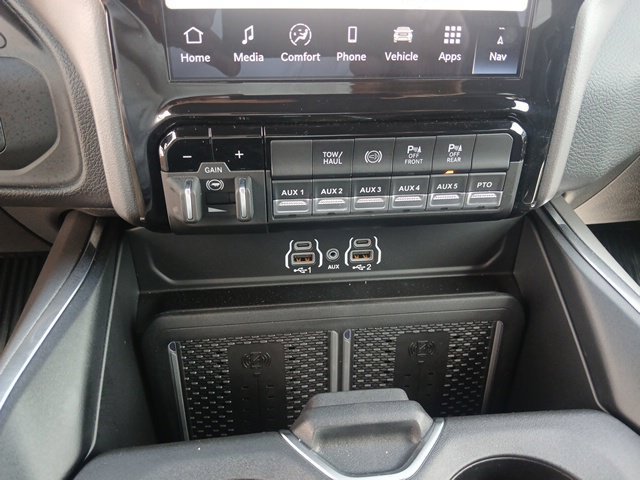 New 2027 RAM 4500 4x4 Crew Cab DRW w/ Laramie Trim Package image 40
