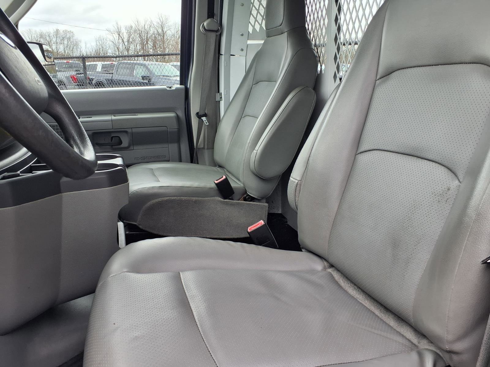 Used 2011 Ford E-250 and Econoline 250 Extended w/ PWR Group image 3