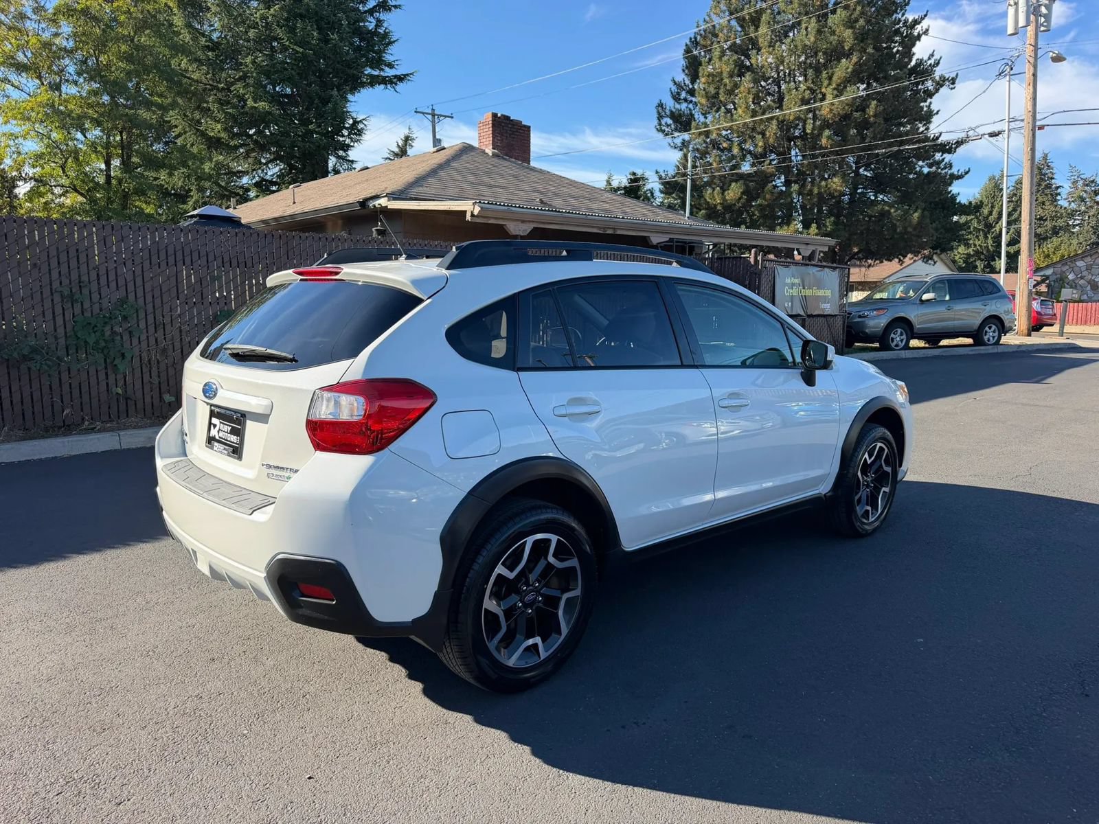 Used 2016 Subaru Crosstrek 2.0i Premium w/ Moonroof Package AWD/4WD image 4