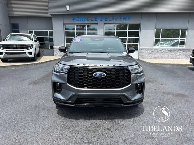 Certified 2025 Ford Explorer ST-Line w/ Premium Package AWD/4WD image 3