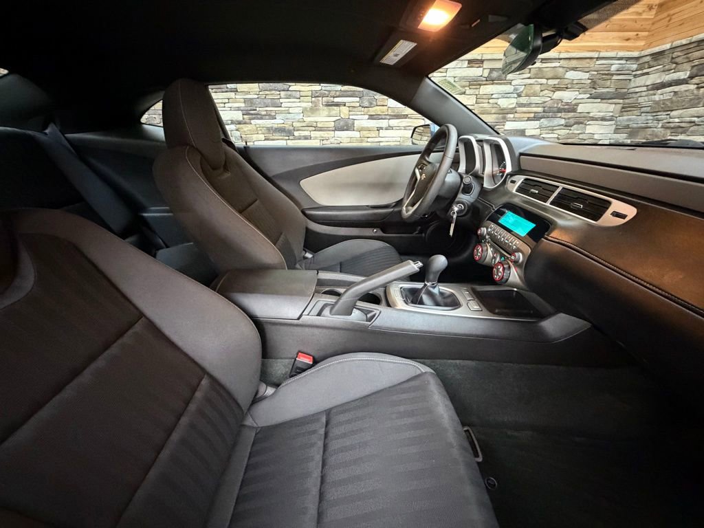 Used 2015 Chevrolet Camaro LS RWD image 14