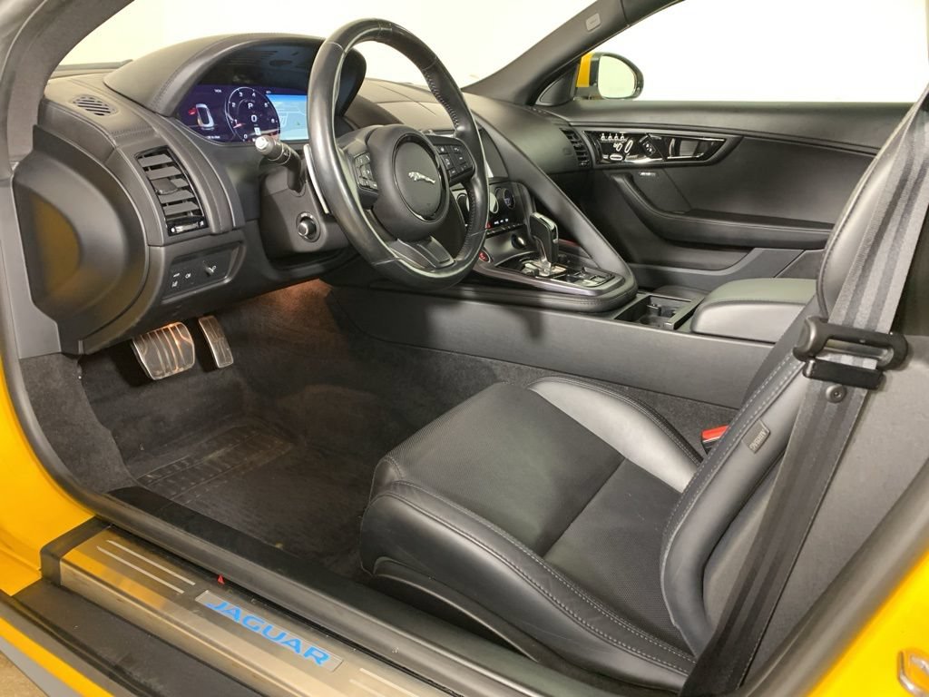 Used 2021 Jaguar F-TYPE R-Dynamic AWD/4WD image 33