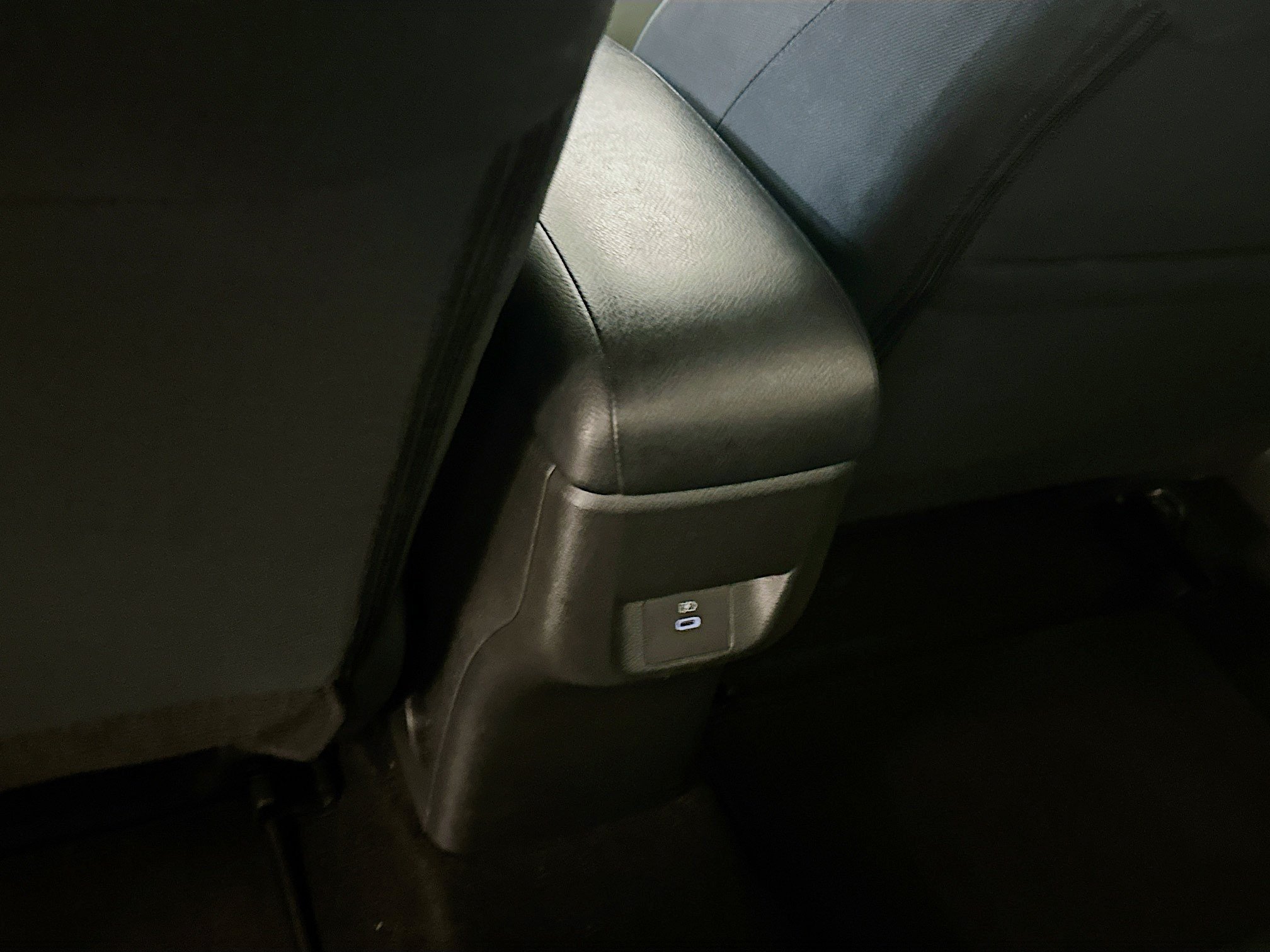 Used 2025 Nissan Versa SV FWD image 27